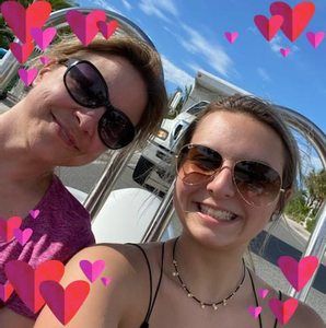 Meet your Posher, Laura